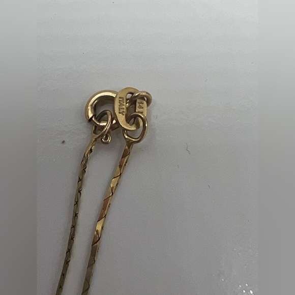 14 karat gold Cherub necklace - Picture 5 of 11